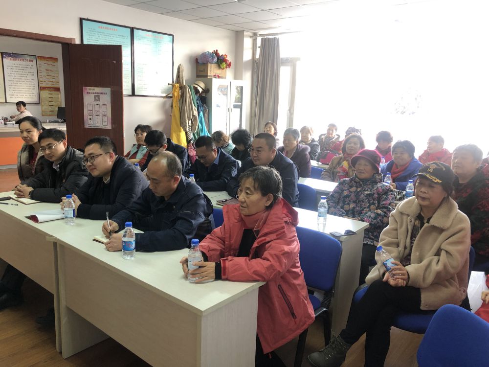 开展法律知识培训讲座.jpg