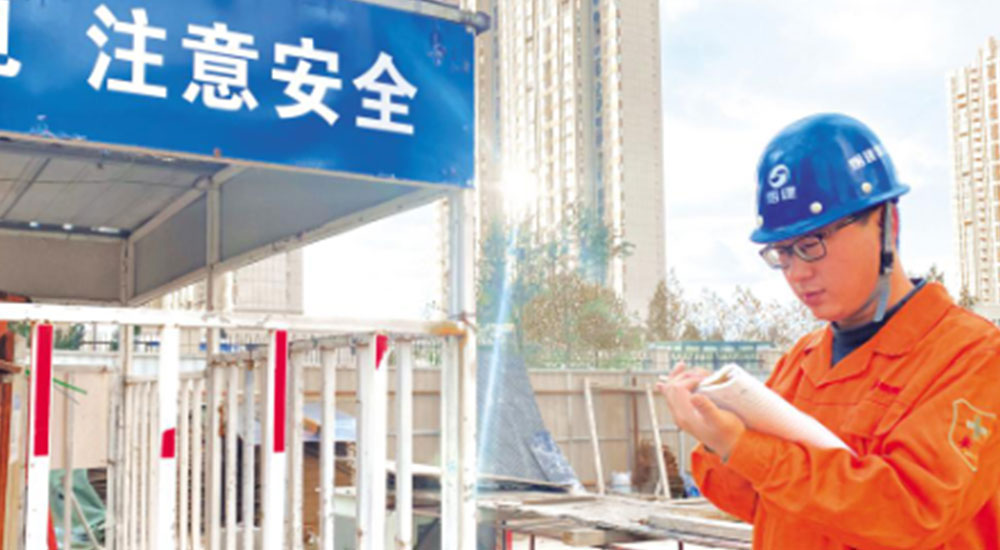 【烟台日报】探访建筑工地上的“暴走哥”—— 每日两万步背后的坚守